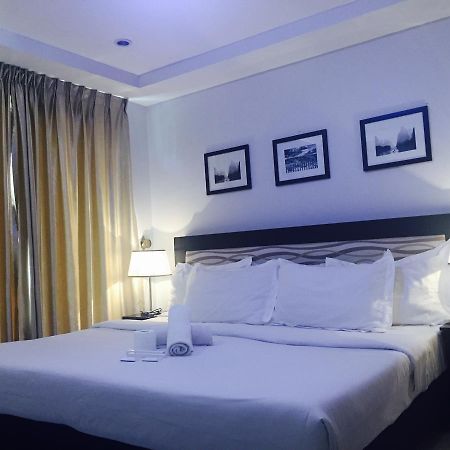 Dragonlink Suites @ Bel-Air Soho Makati City Bagian luar foto
