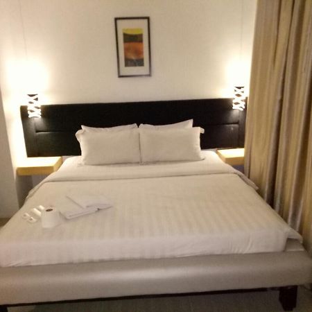 Dragonlink Suites @ Bel-Air Soho Makati City Bagian luar foto
